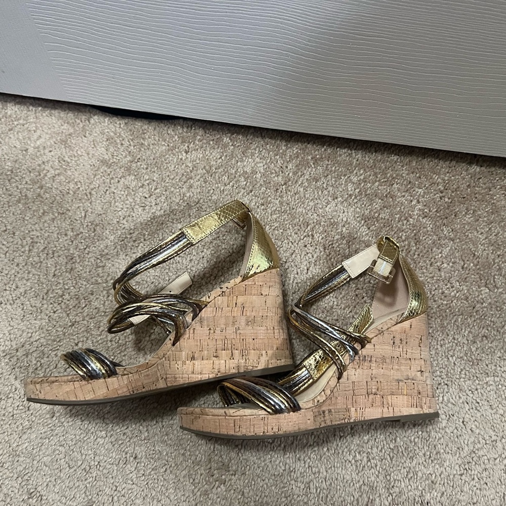Jessica Simpson Gold and Black Strappy Heels - Picture 3 of 3